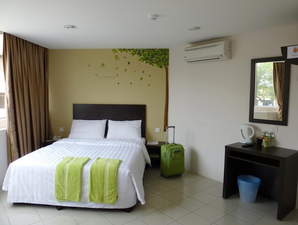Your Hotel Кланг Екстериор снимка