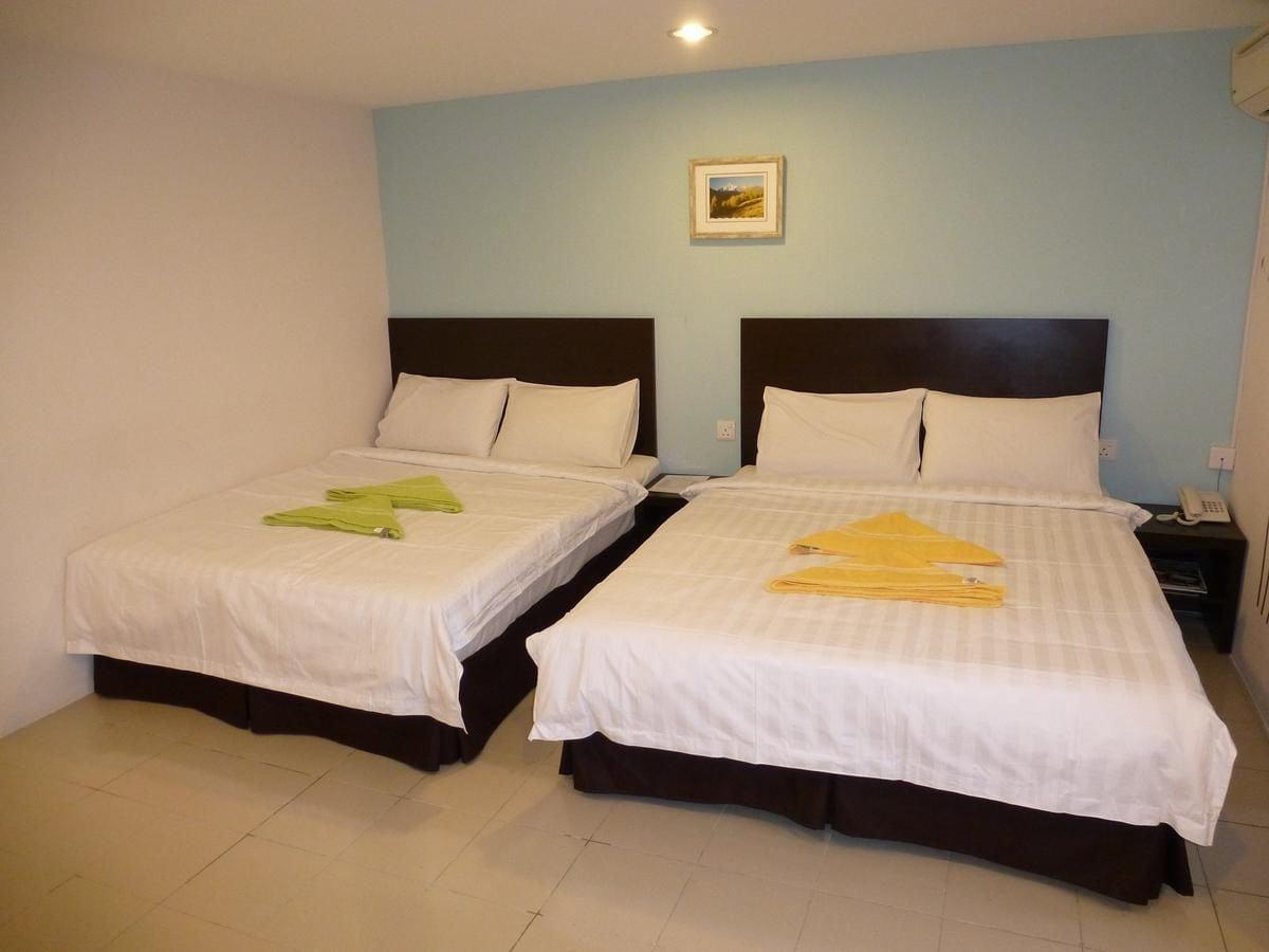Your Hotel Кланг Екстериор снимка