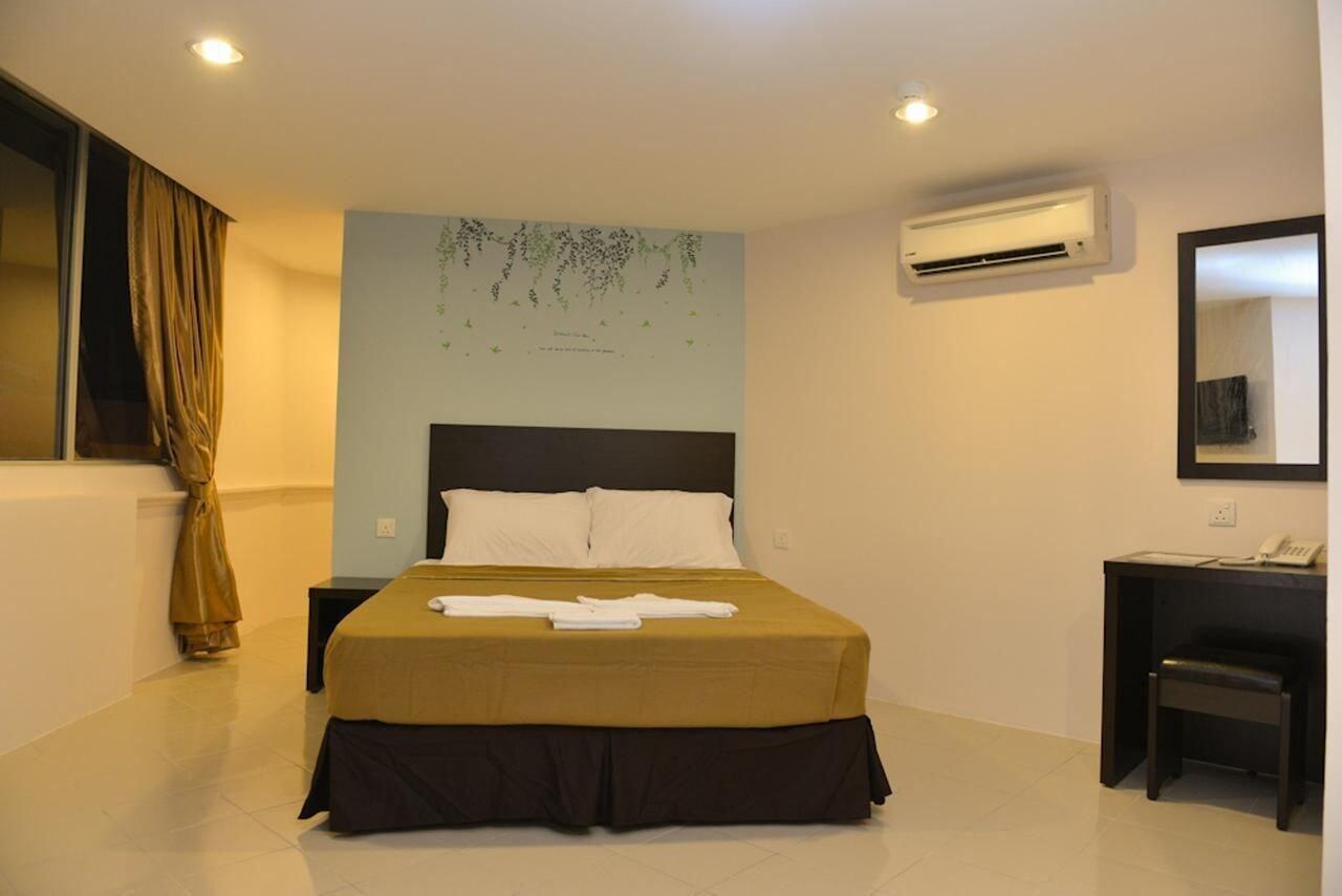 Your Hotel Кланг Екстериор снимка