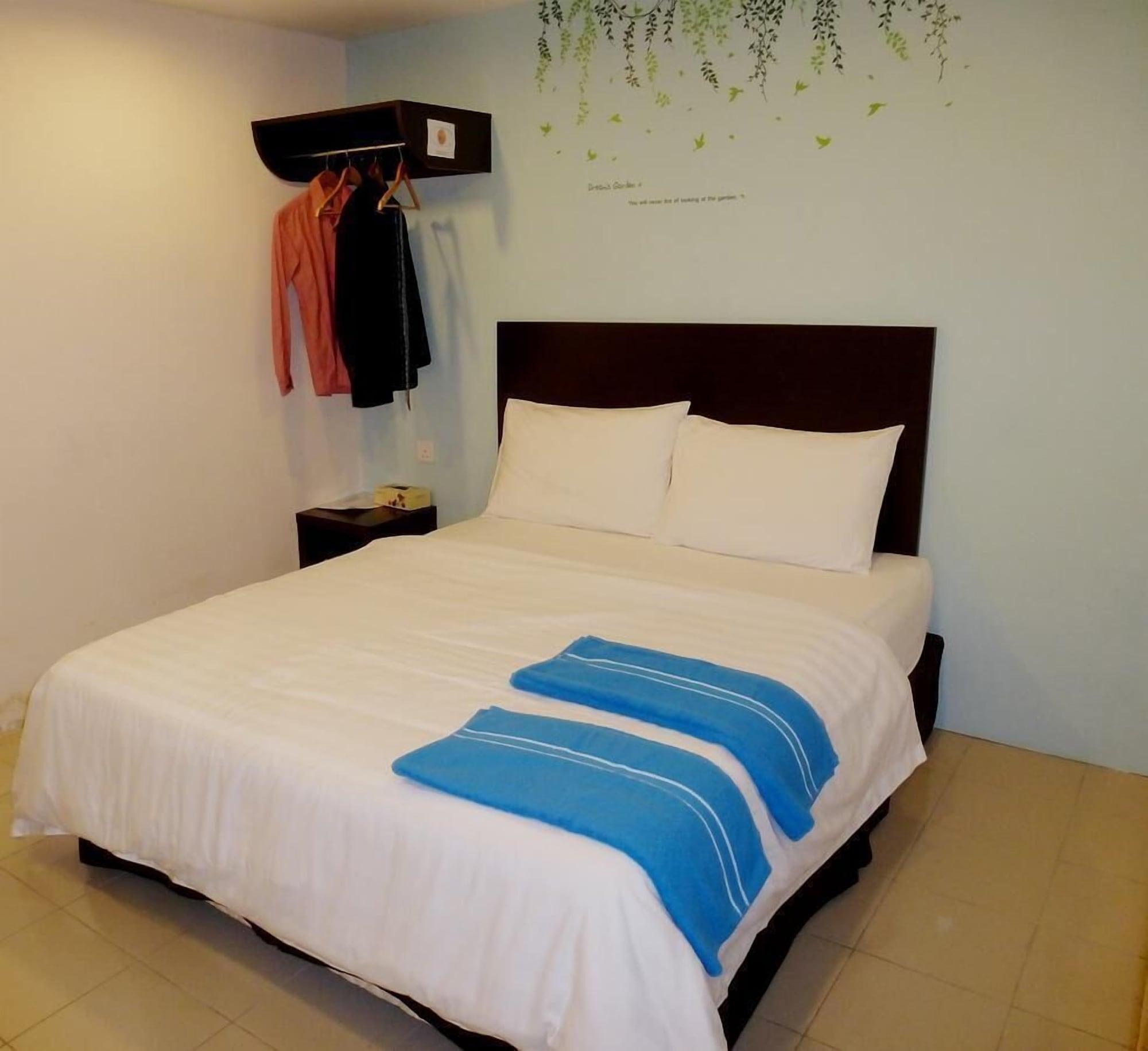 Your Hotel Кланг Екстериор снимка