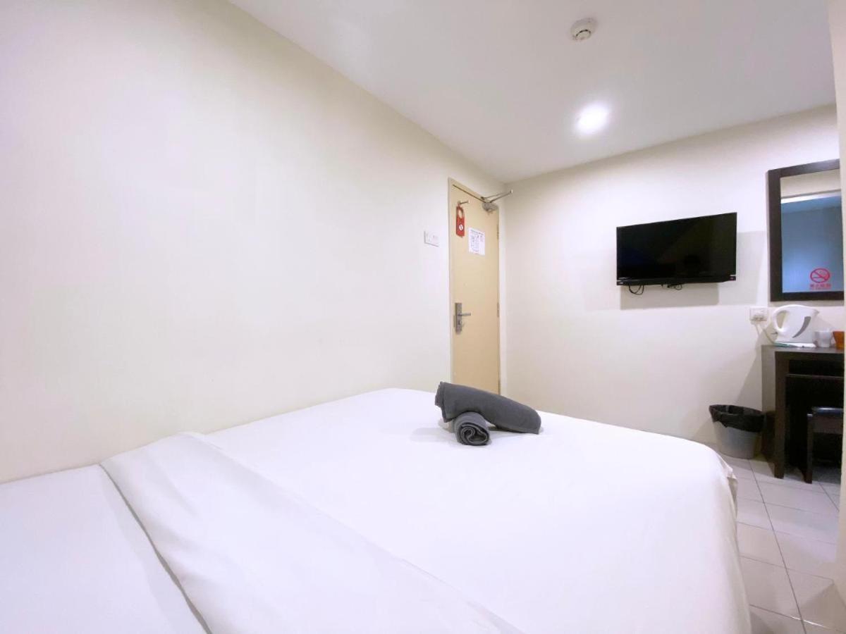 Your Hotel Кланг Екстериор снимка