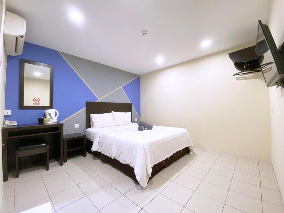 Your Hotel Кланг Екстериор снимка