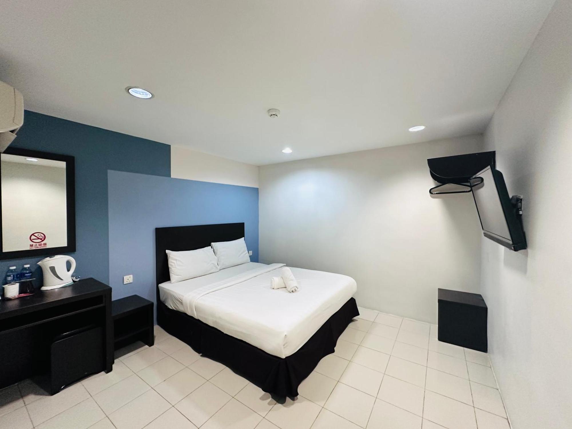 Your Hotel Кланг Екстериор снимка