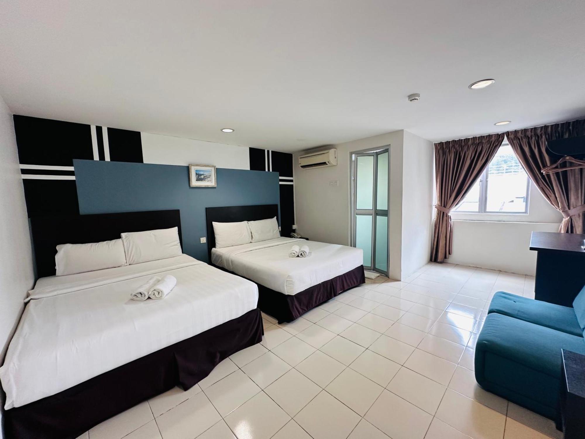 Your Hotel Кланг Екстериор снимка